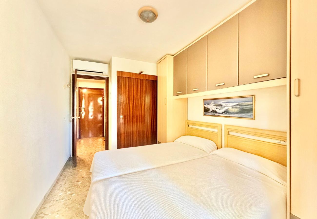 Appartement à Benidorm - MARISCAL LEVANTE BEACH APARTMENT R200